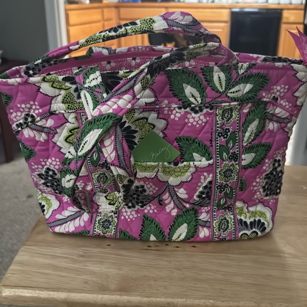Vera Bradley Little Mandy Bag in Priscilla Pink